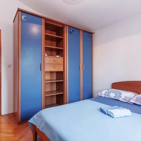 Apartment Zlata *